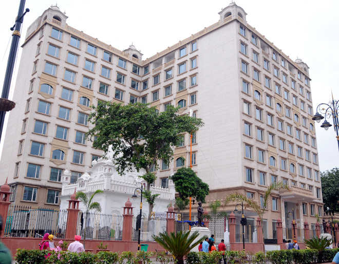 Saragarhi Sarai Building